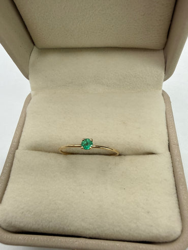Anillo Solitario Esmeralda 0.11Ct Oro It Amarillo / Talla 8 1/2 / 0.87 Gr