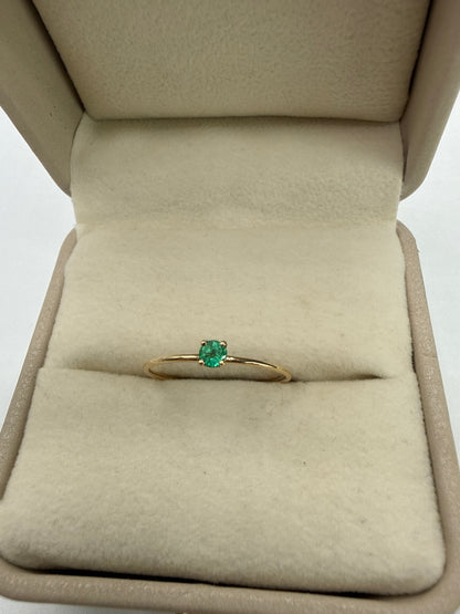 Anillo Solitario Esmeralda 0.11Ct Oro It Amarillo / Talla 8 1/2 / 0.87 Gr