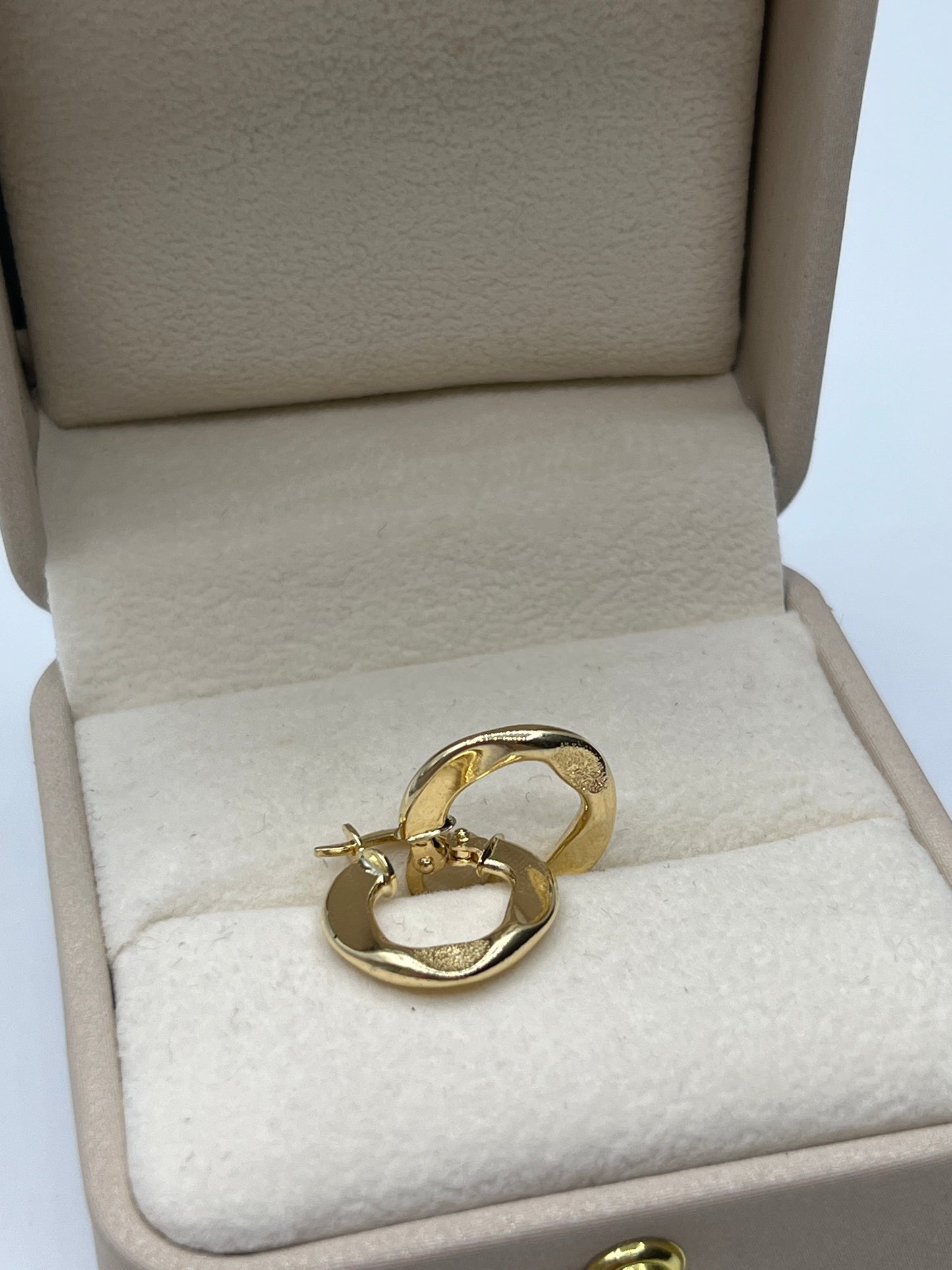 Candonga Entorchada Oro amarillo 18k 1,56 Gr / 1,5 Cm