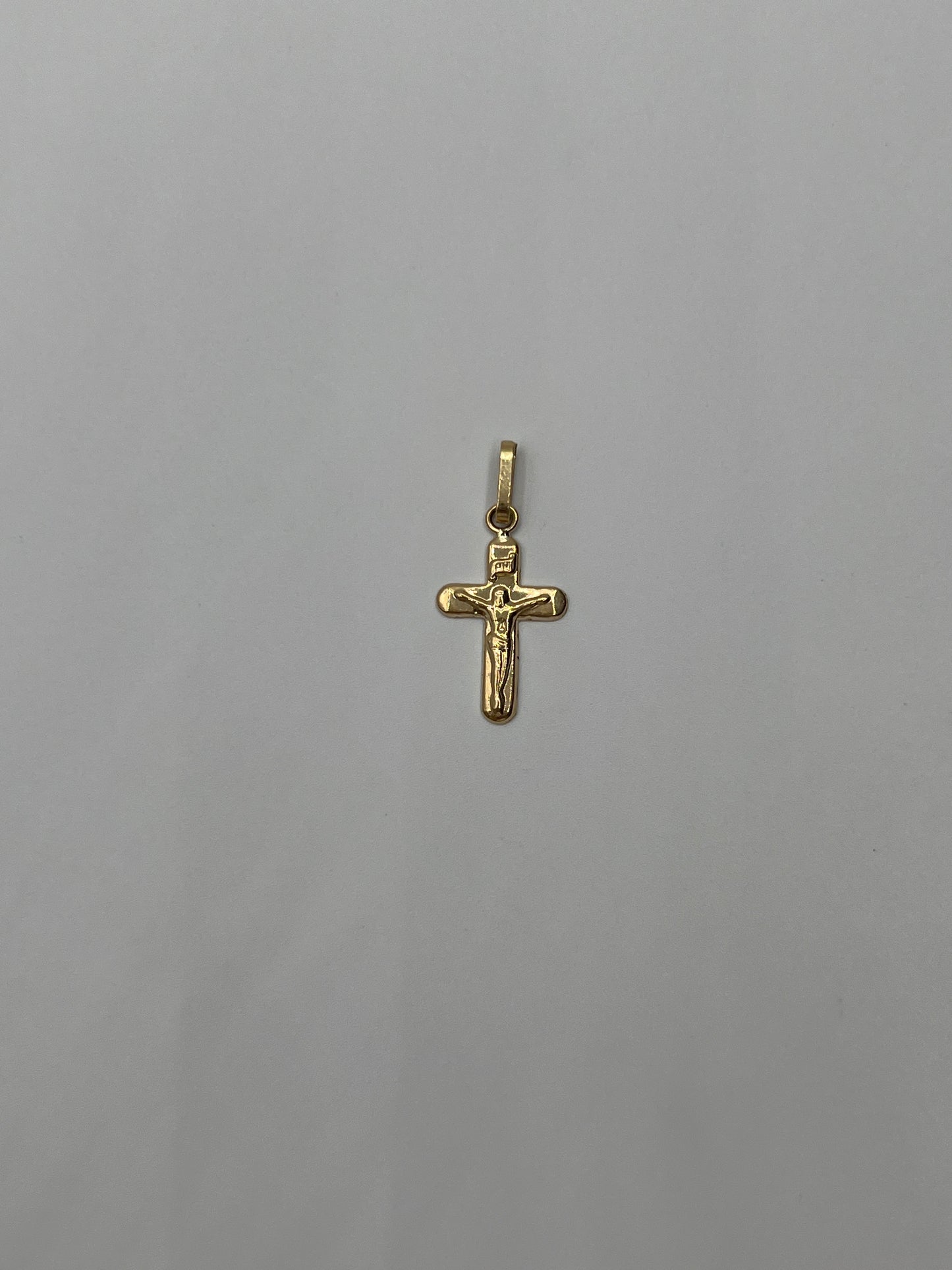 Dije Cruz Cristo Oro amarillo 18k 0,46 Gr / 11,26 mm / 1,9 Cm