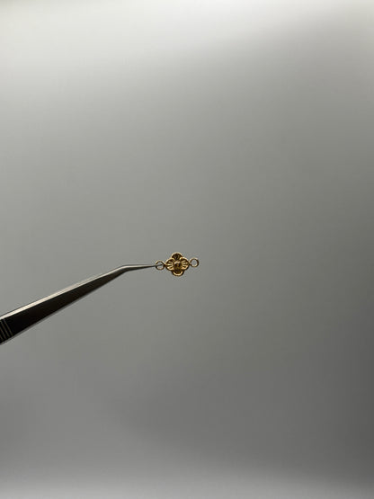 Herraje Flor Oro amarillo 18k 0,40 Gr / 0,8 Cm