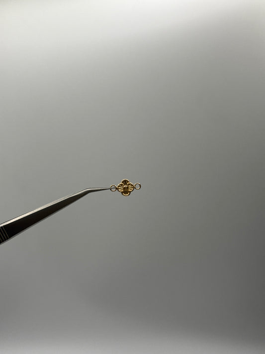 Herraje Flor Oro amarillo 18k 0,40 Gr / 0,8 Cm
