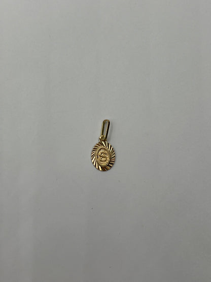 Dije Letra S Oro amarillo 18k 0,45 Gr / 7,5 mm / 1 Cm