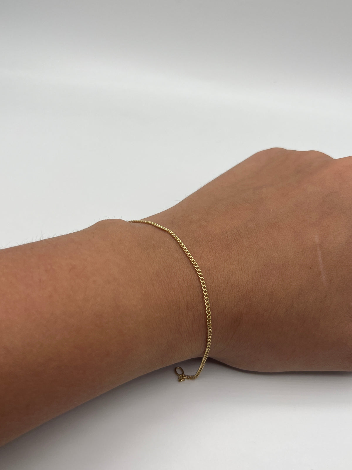 Pulso It Cubano Oro amarillo 18k +3 / 0,83 Gr / 1 mm / 19 Cm