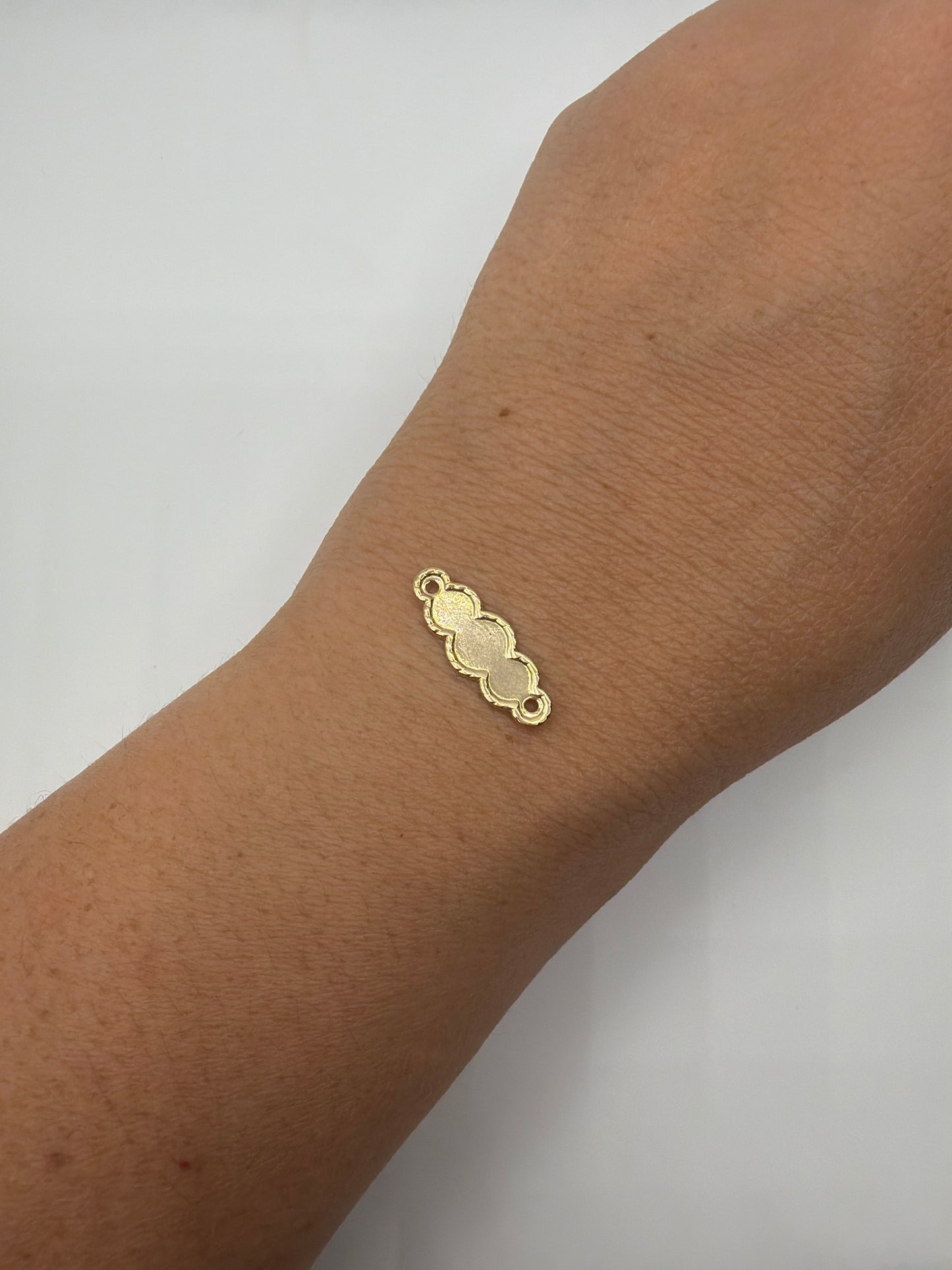 Herraje Placa Nube Oro amarillo 18k 0,61 Gr / 2,2 Cm