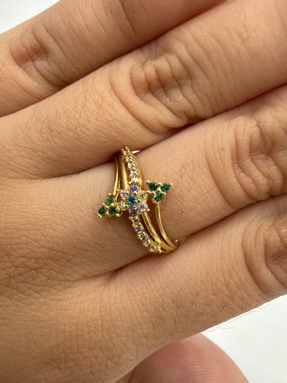 Anillo Circon Verde y Blanco Oro amarillo 18k / Talla 7 1/2 / 2,85 Gr / 11,7 mm
