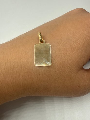 Dije Placa Lisa Oro amarillo 18k 0,55 Gr / 10,40 mm / 1,6 Cm