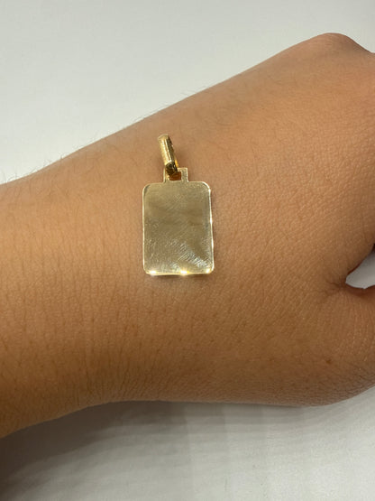 Dije Placa Lisa Oro amarillo 18k 0,55 Gr / 10,40 mm / 1,6 Cm