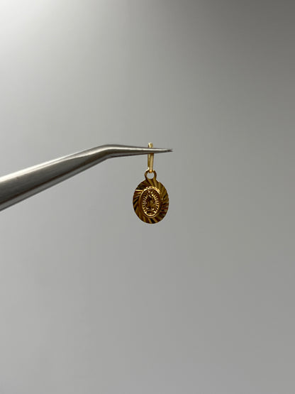 Dije Virgen Guadalupe Diamantada Oro amarillo 18k 0,45 Gr / 7,5 mm / 0,9 Cm