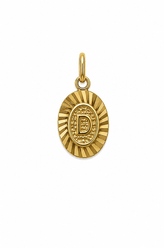 Dije Letra D Oro amarillo 18k 0,46 Gr / 7,5 mm / 0,9 Cm