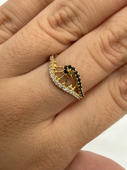 Anillo Circon Negro y Blanco Oro amarillo 18k / Talla 6 3/4 / 1,56 Gr / 7,9 mm