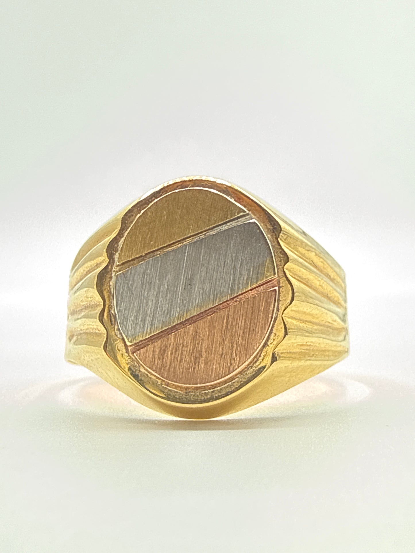 Anillo Circulo Tres oros 18k / Talla 9 / 4,51 Gr / 15 mm