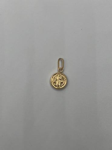Dije San Benito Oro amarillo 18k 0,37 Gr / 8,2 mm / 0,8 Cm