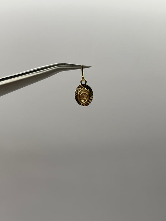 Dije Letra G Oro amarillo 18k 0,46 Gr / 7,5 mm / 1 Cm