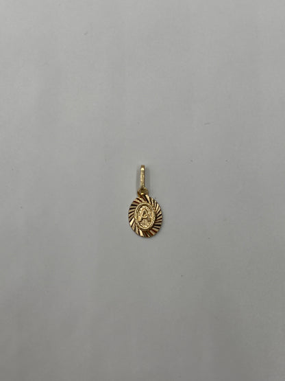 Dije Letra A Oro amarillo 18k 0,45 Gr / 7,5 mm / 1 Cm