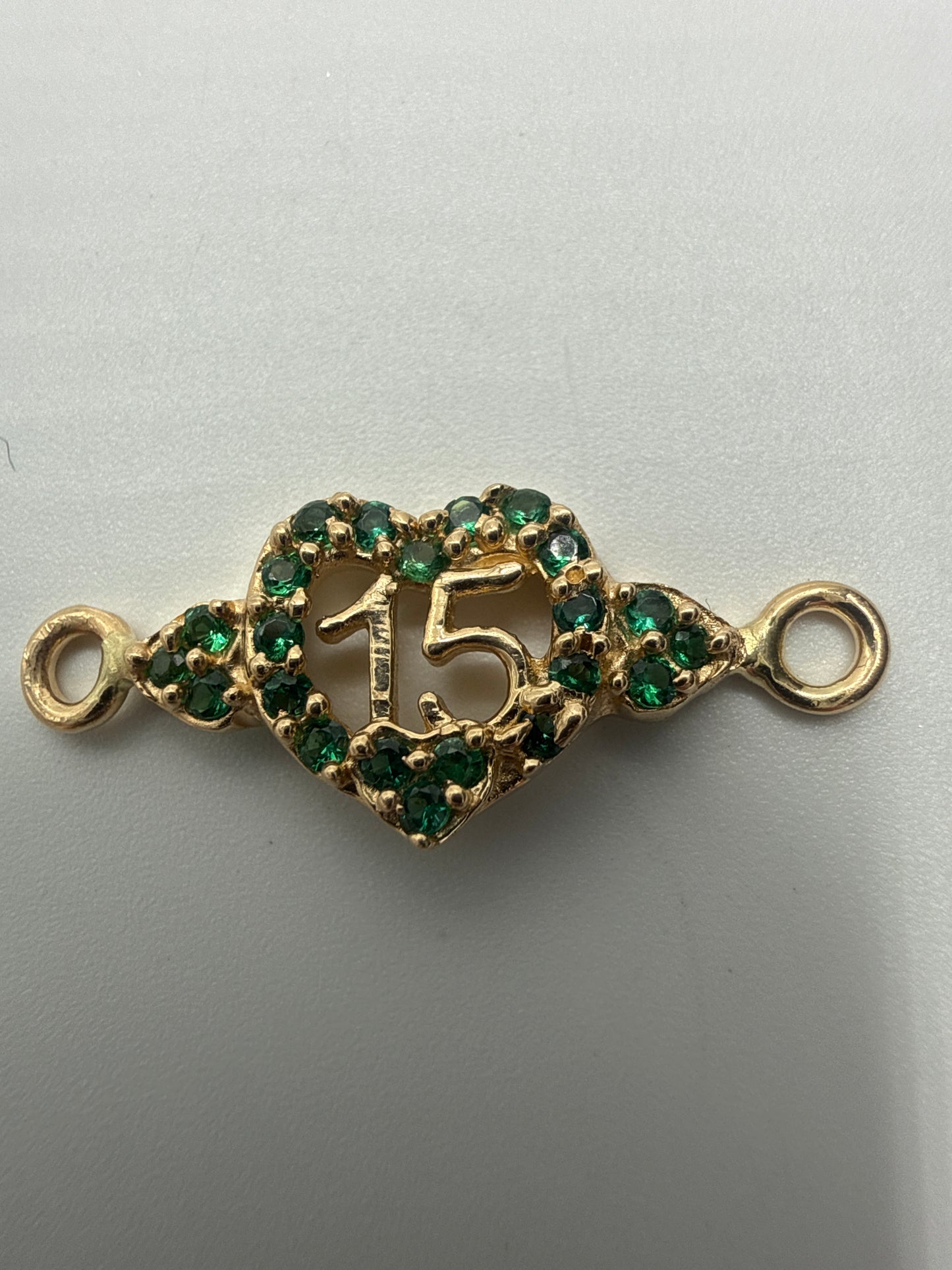 Herraje 15s Corazon Circon Verde Oro amarillo 18k 1,27 Gr / 0,9 Cm