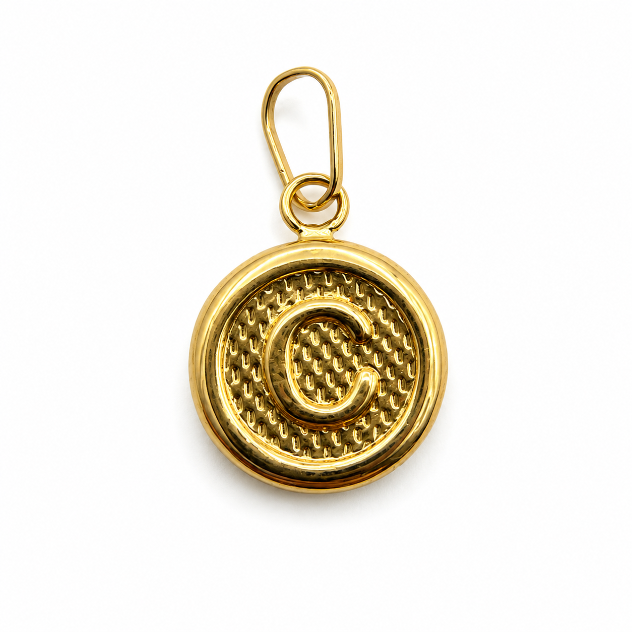 Dije Letra C Oro amarillo 18k 0,50 Gr / 10 mm / 1 Cm