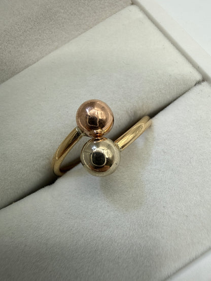 Anillo Tu Y Yo Tres oros 18k / Talla 8 3/4 / 1,47 Gr / 11 mm