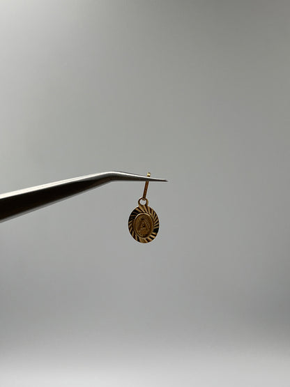 Dije Letra A Oro amarillo 18k 0,45 Gr / 7,5 mm / 0,9 Cm
