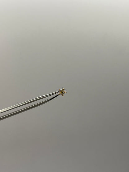 Piercing Oreja Flor Circon Blanco 0.38Gr