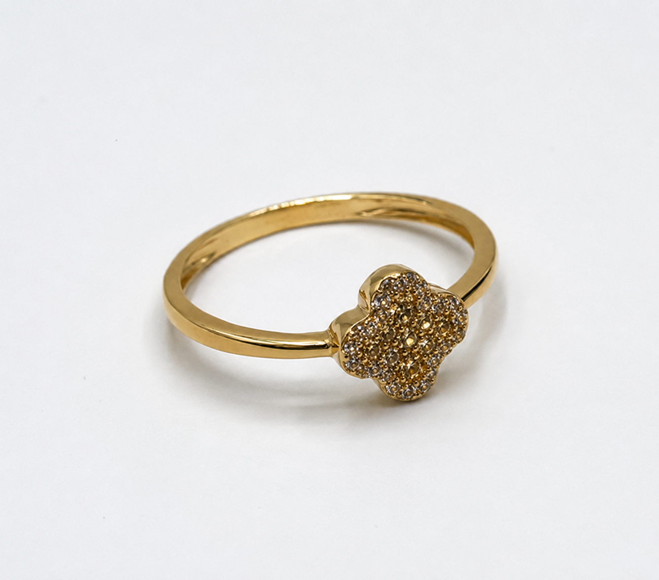 Anillo trebol Oro amarillo 18k / Talla 8 / 1,62 Gr / 8,45 mm