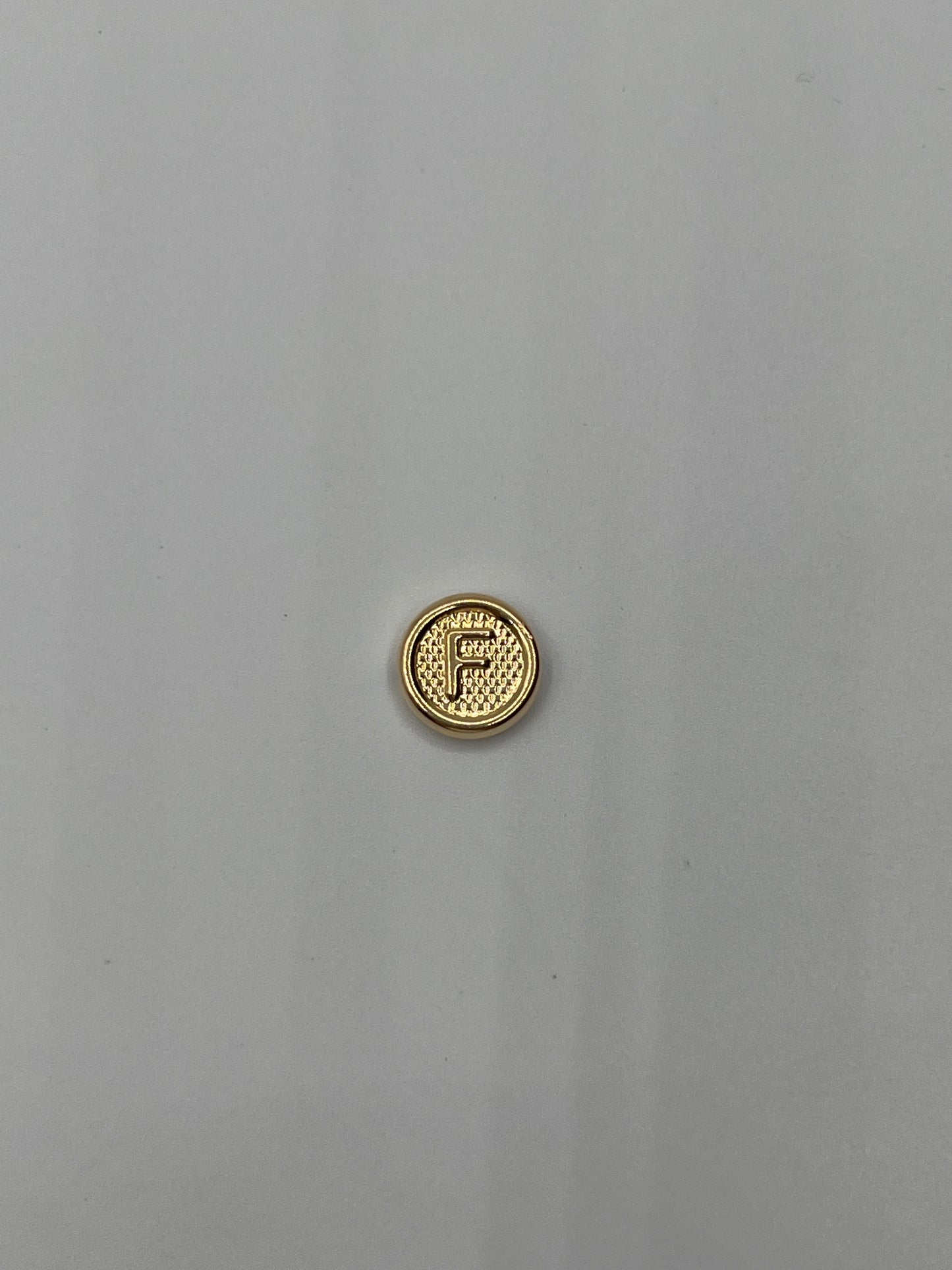 Herraje Letra F Oro amarillo 18k 0,38 Gr / 1 Cm