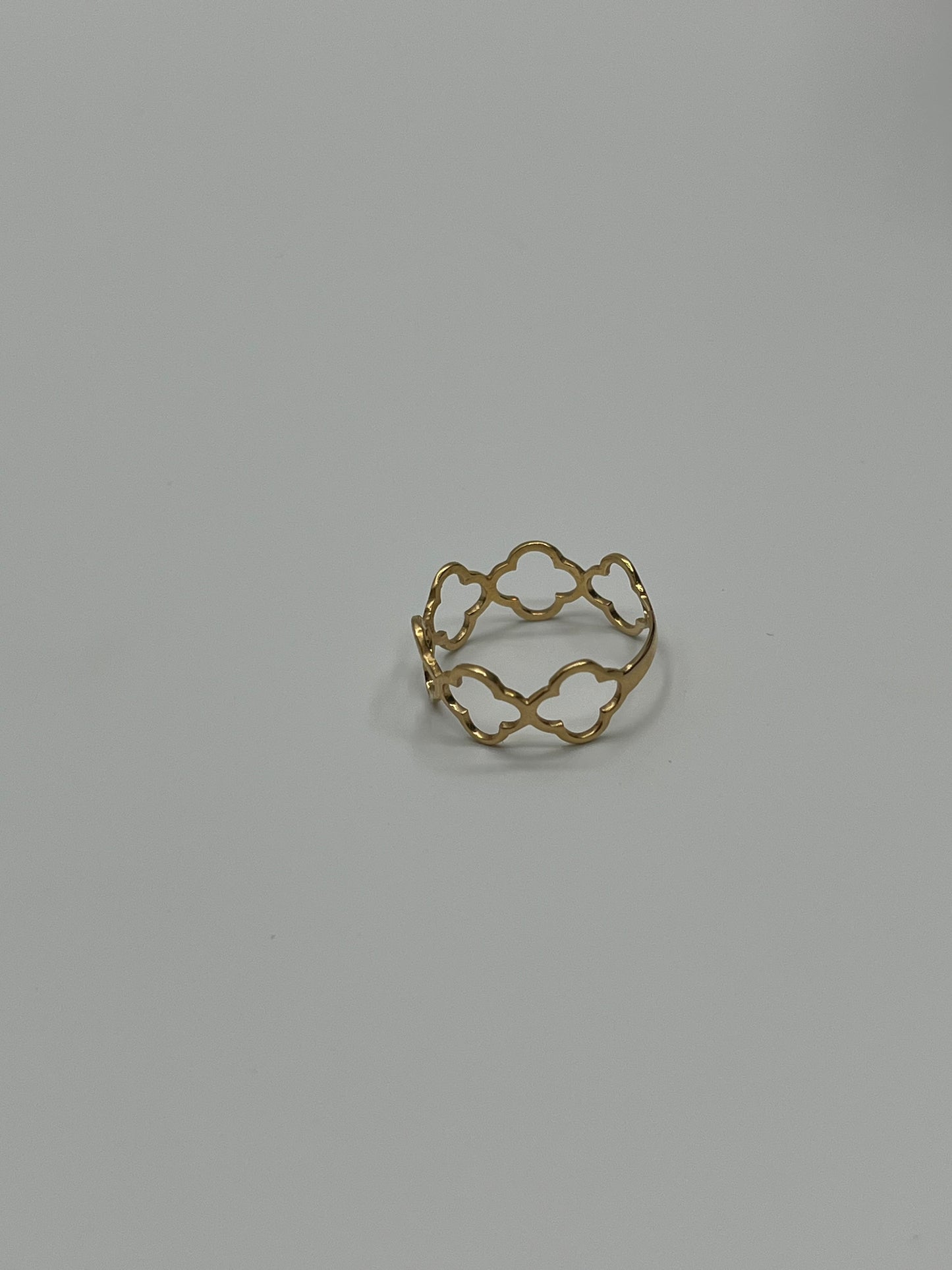Anillo trebol Oro amarillo 18k / Talla 5 3/4 / 1,04 Gr / 7,15 mm