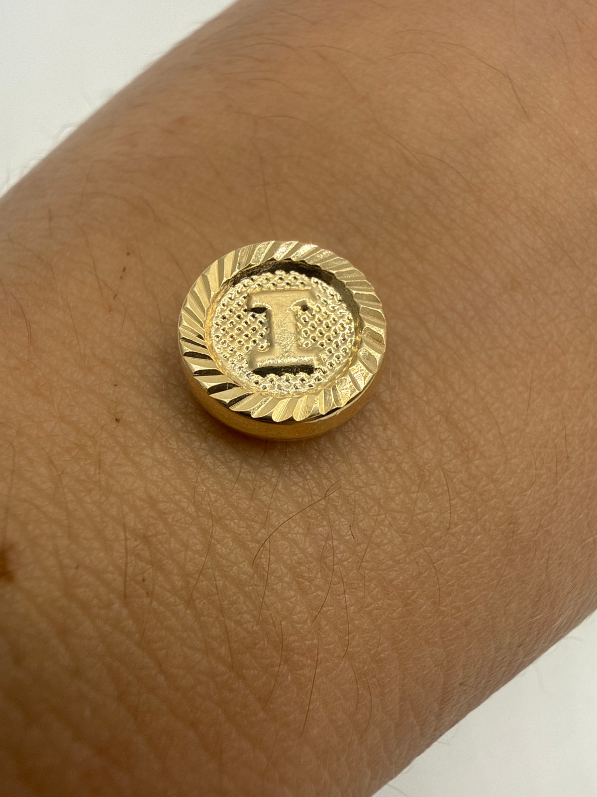 Herraje Letra I Diamantada Oro amarillo 18k 0,49 Gr / 1 Cm