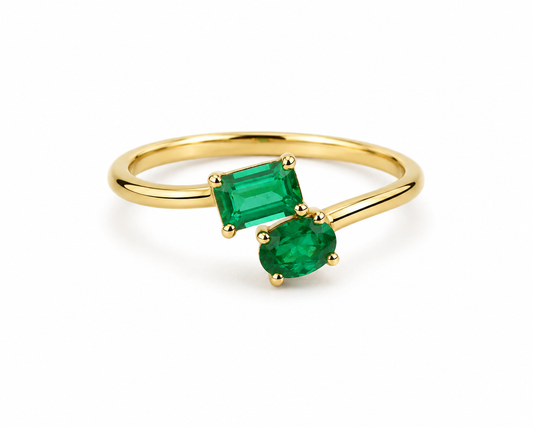 Anillo Tu y Yo Esmeralda 0.505Ct Oro It Amarillo 2.01 Gr / Talla 5 1/2 / 2.09 Gr