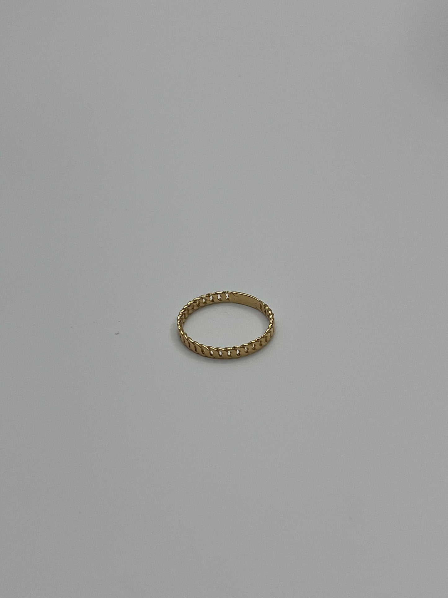 Anillo cubano Oro amarillo 18k / Talla 5 3/4 / 1,12 Gr / 2,47 mm
