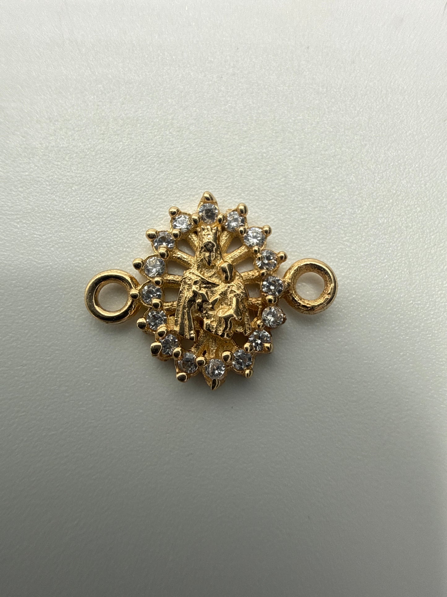 Herraje Virgen del Carmen Circon Blanco Oro amarillo 18k 0,38 Gr / 0,80 Cm