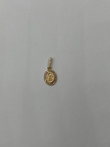 Dije Letra B Oro amarillo 18k 0,43 Gr / 7,5 mm / 1 Cm