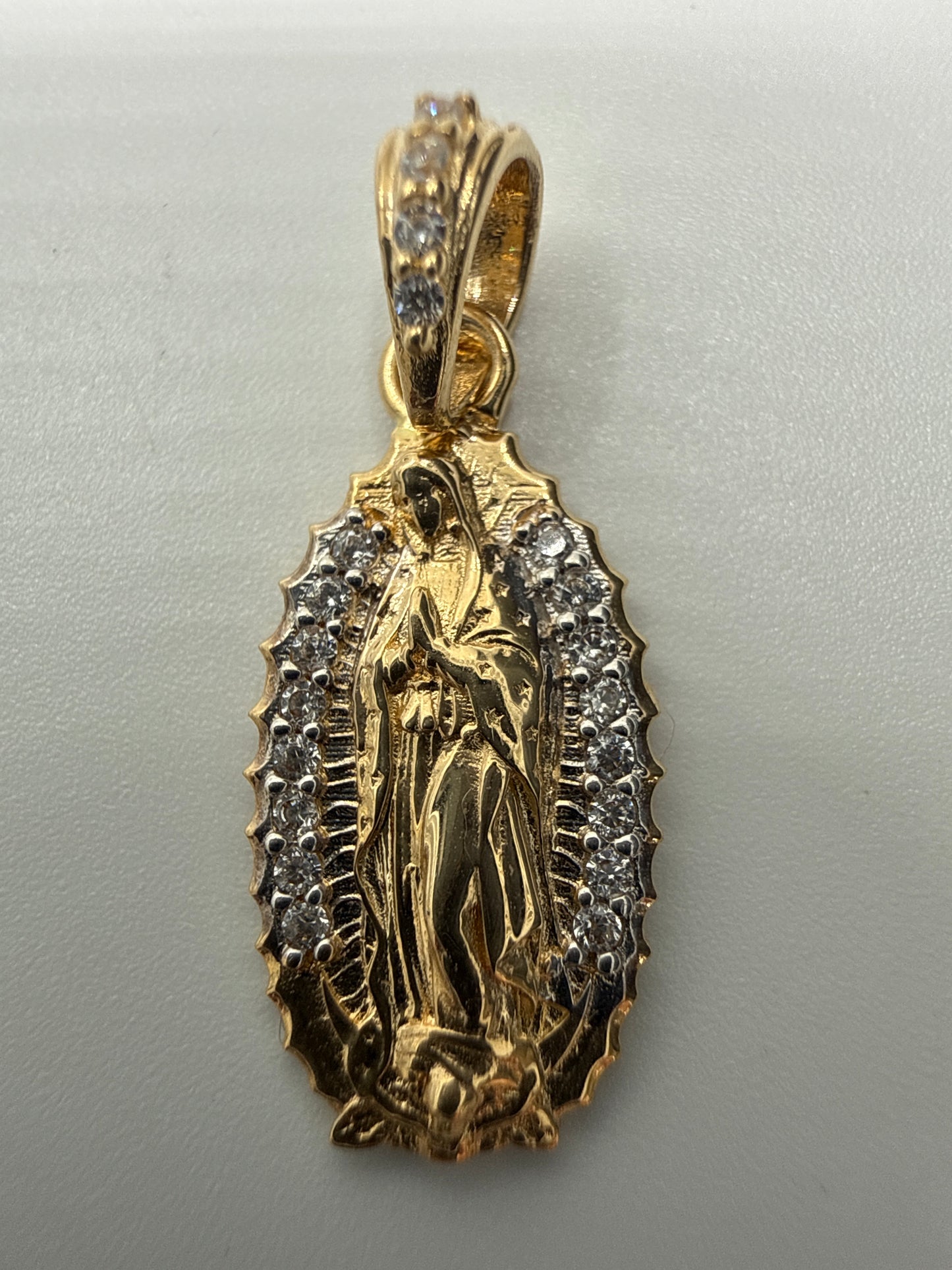 Dije Virgen Guadalupe Circon Blanco Oro amarillo 18k 1,13 Gr / 9 mm / 1,9 Cm