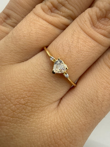 Anillo Solitario Corazon Oro amarillo 18k / Talla 6 1/2 / 1,05 Gr / 5 mm