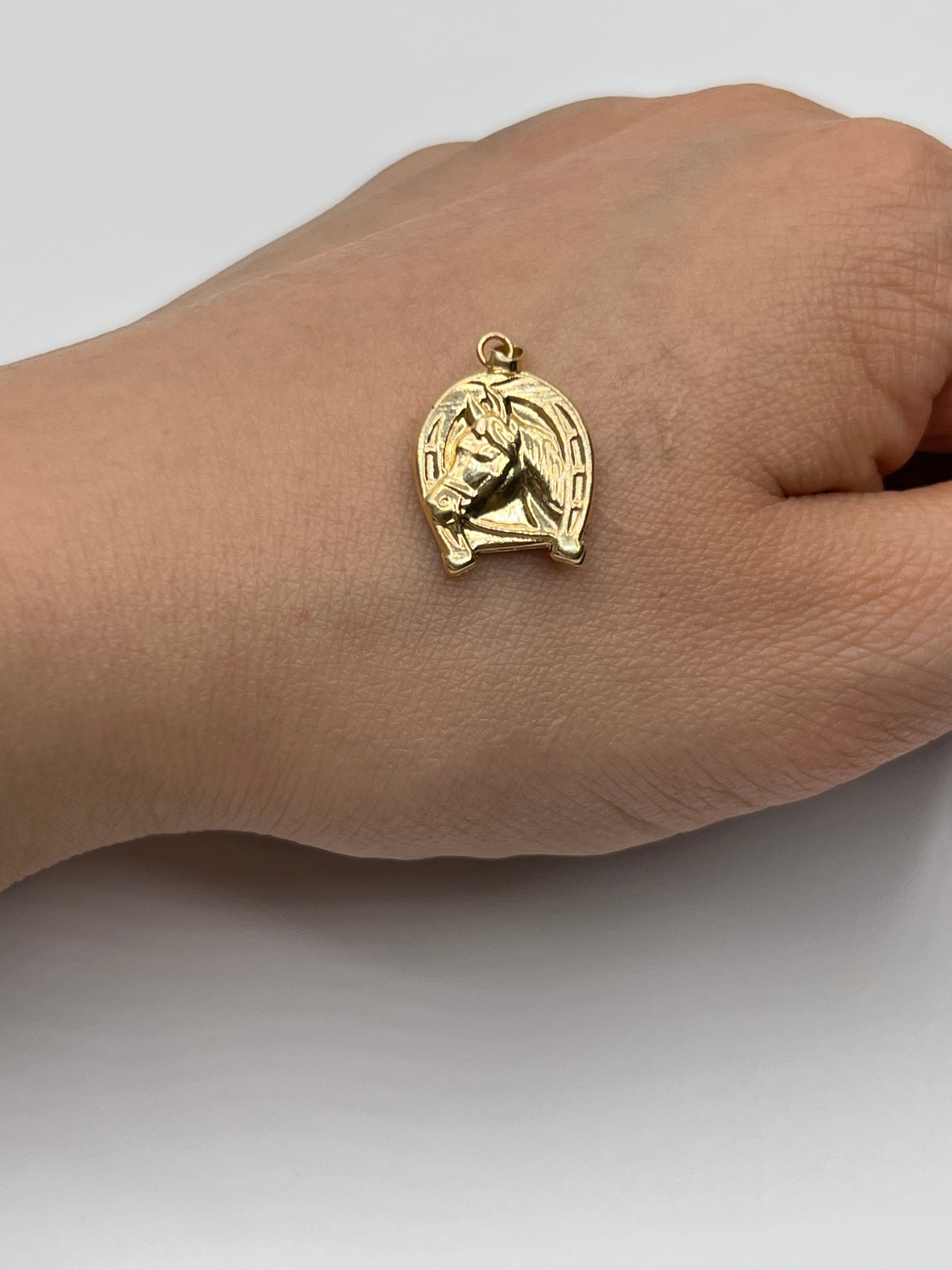 Dije Caballo Oro amarillo 18k 1 Gr / 13,40 mm / 1,3 Cm