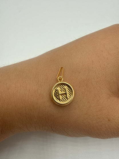 Dije Letra H Oro amarillo 18k 0,48 Gr / 10 mm / 1 Cm