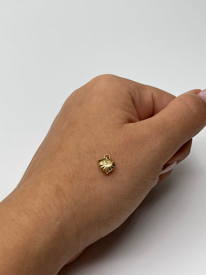 Dije Corazon Diamantado Oro amarillo 18k 0,25 Gr / 7,3 mm / 0,6 Cm