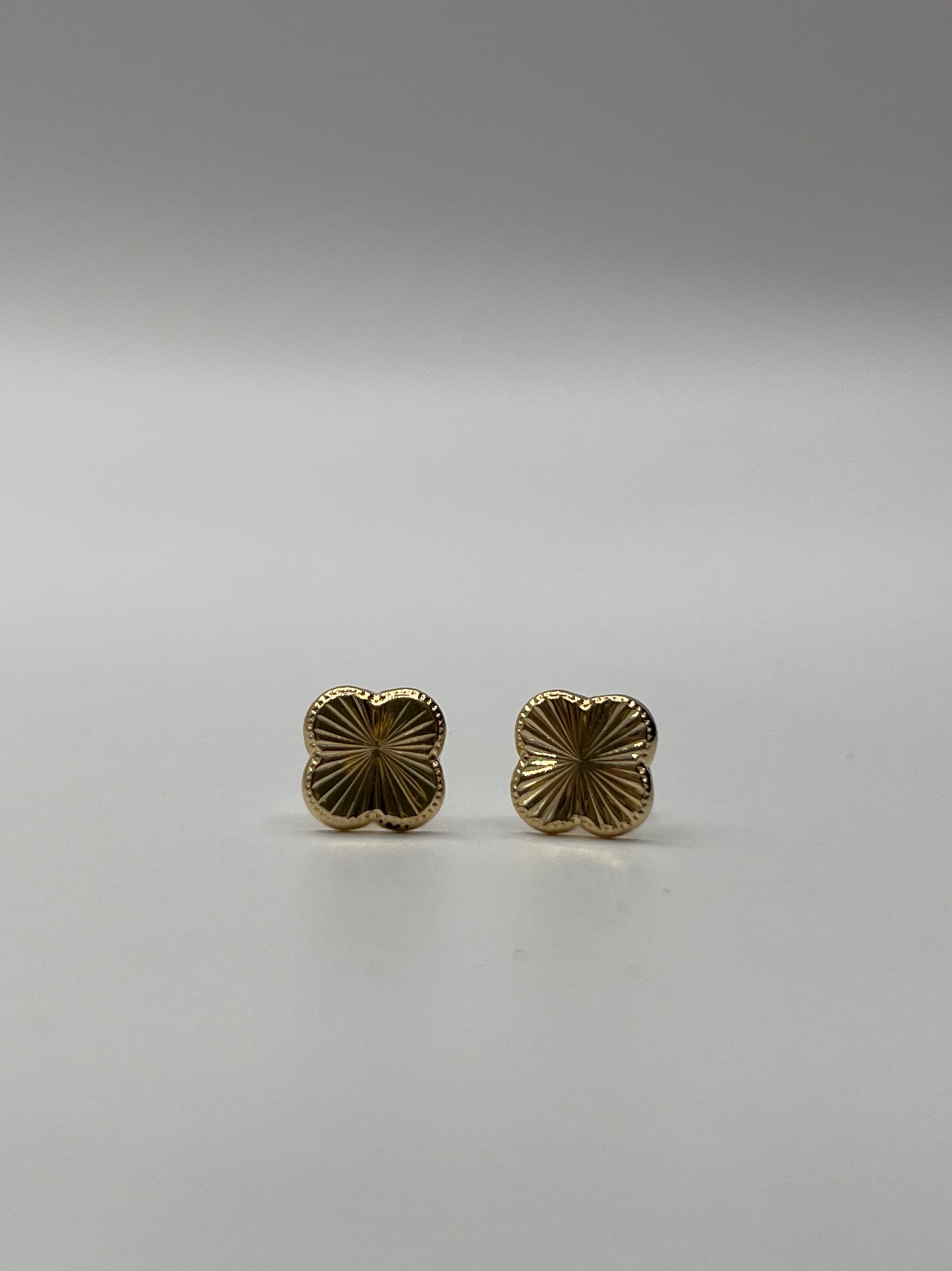 Topos Trebol  Oro amarillo 18k 1,02 Gr / 10,3 mm