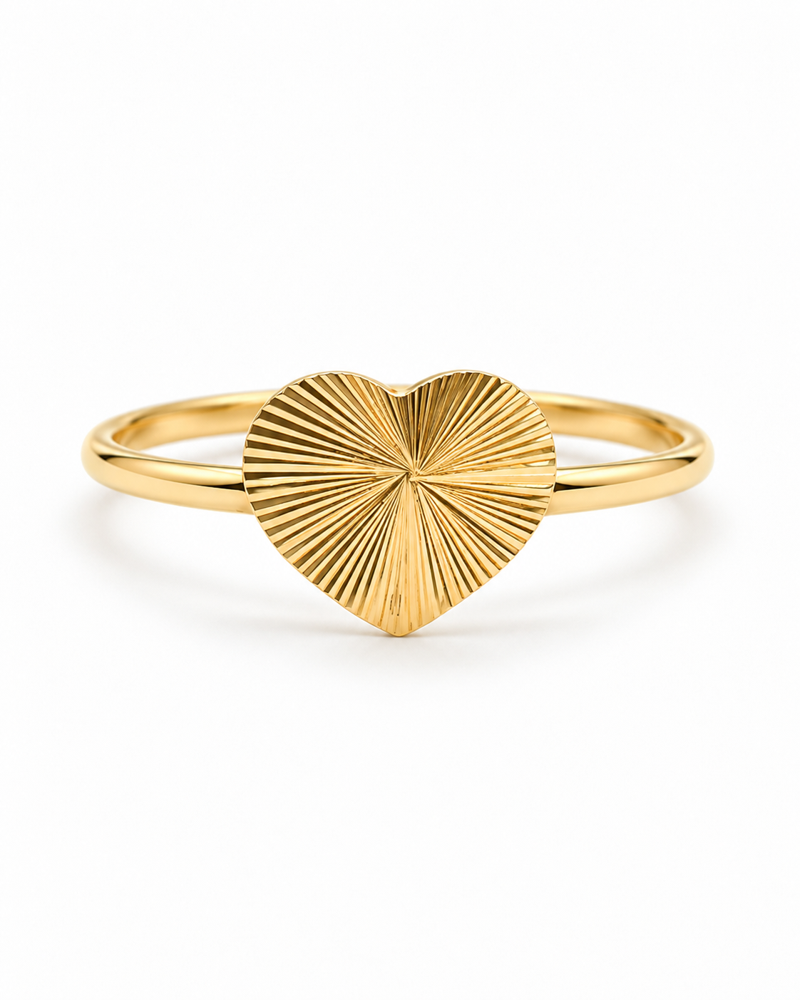 Anillo Corazon Diamantado Oro amarillo 18k / Talla 8 / 0,53 Gr / 6,4 mm