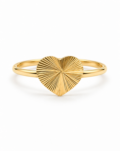 Anillo Corazon Diamantado Oro amarillo 18k / Talla 8 / 0,53 Gr / 6,4 mm
