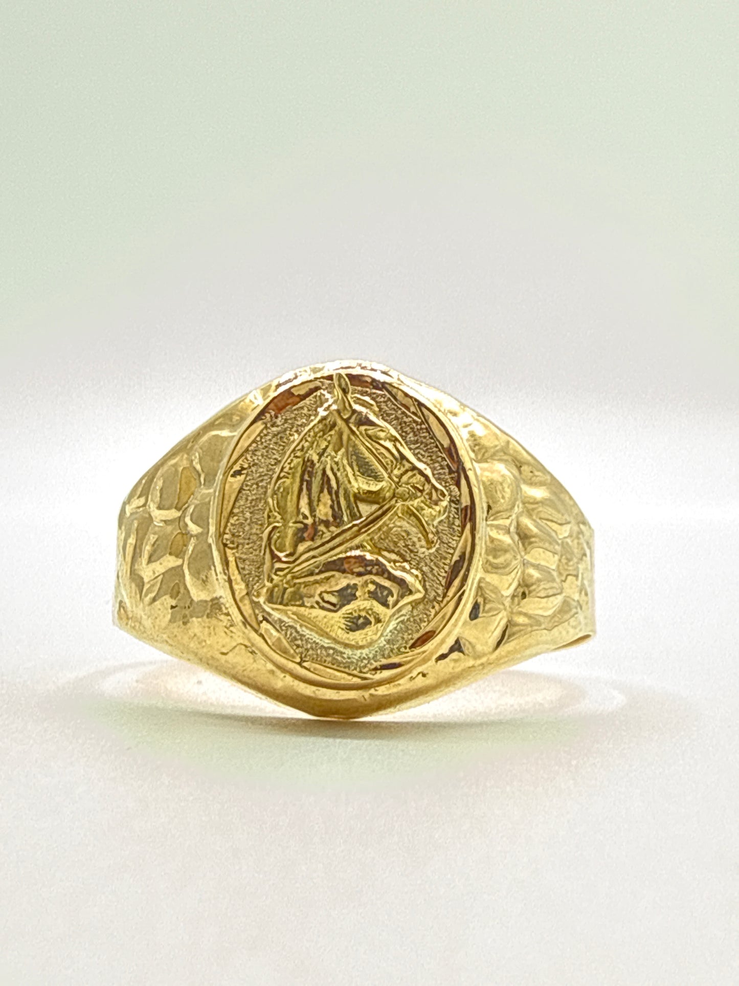 Anillo Caballo Oro amarillo 18k / Talla 10 1/2 / 2,76 Gr / 14 mm