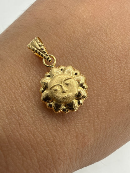 Dije Sol Oro amarillo 18k 0,51 Gr / 10 mm / 1,2 Cm