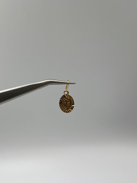 Dije Letra T Oro amarillo 18k 0,45 Gr / 7,5 mm / 0,9 Cm