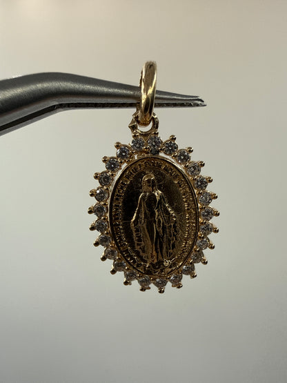 Dije Virgen Guadalupe Circon Blanco  Oro amarillo 18k 1,18 Gr / 10 mm / 1,5 Cm