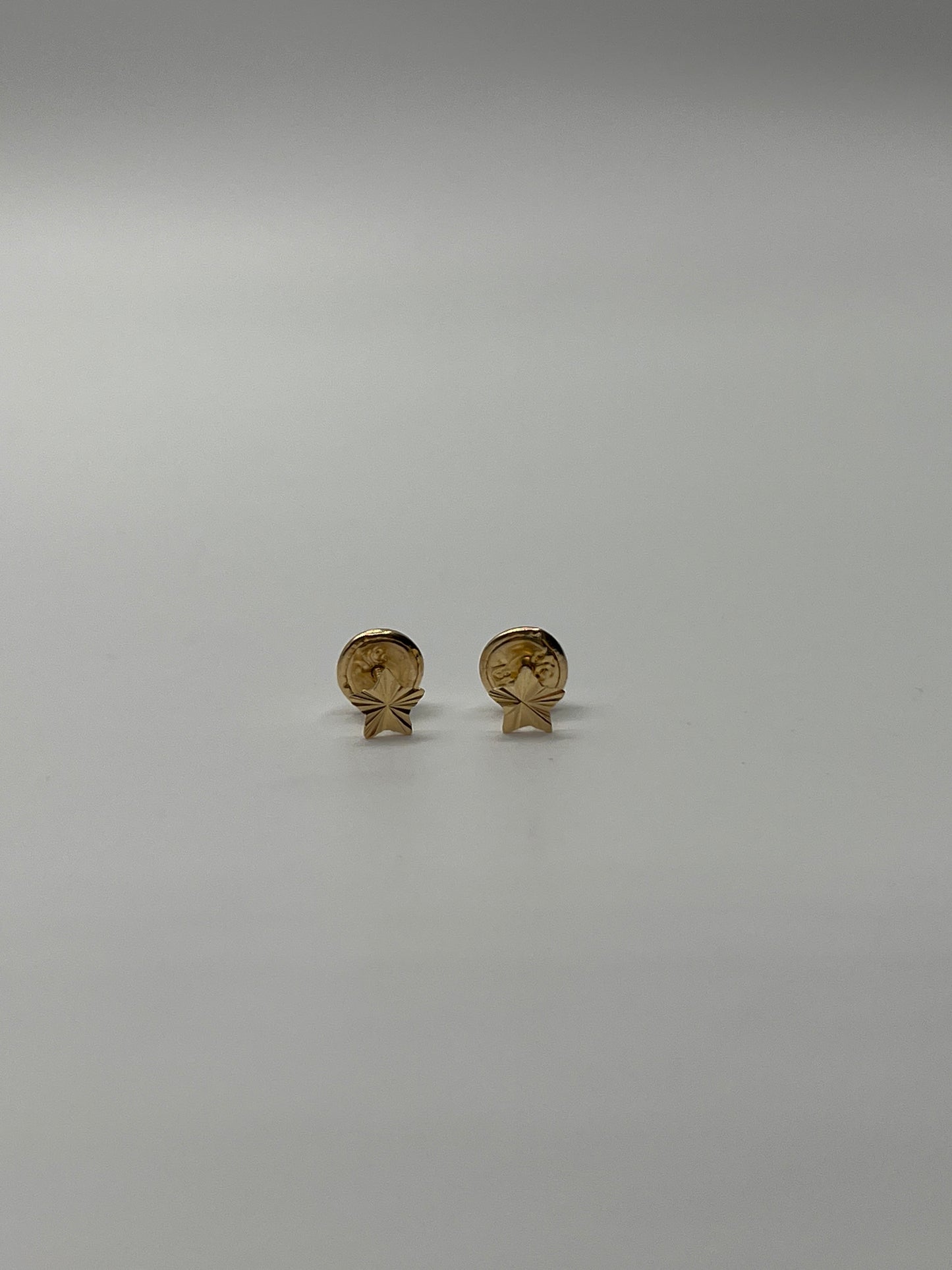 Topos Estrella Diamantada Oro amarillo 18k 0,45 Gr / 5 mm