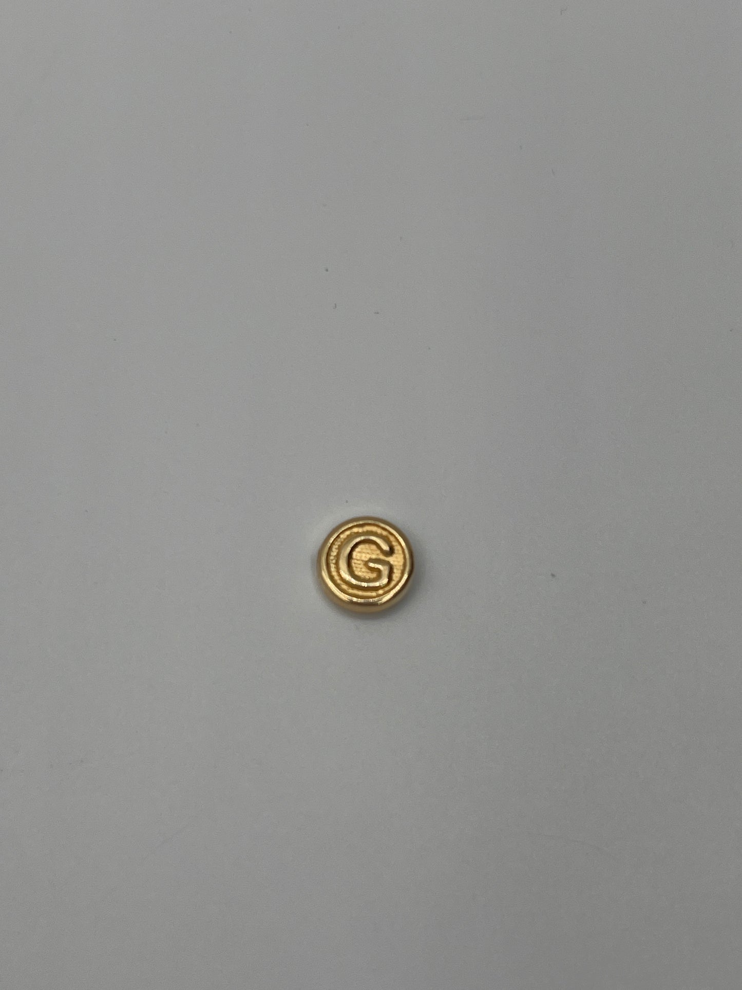 Herraje Letra G Oro amarillo 18k 0,37 Gr / 1 Cm
