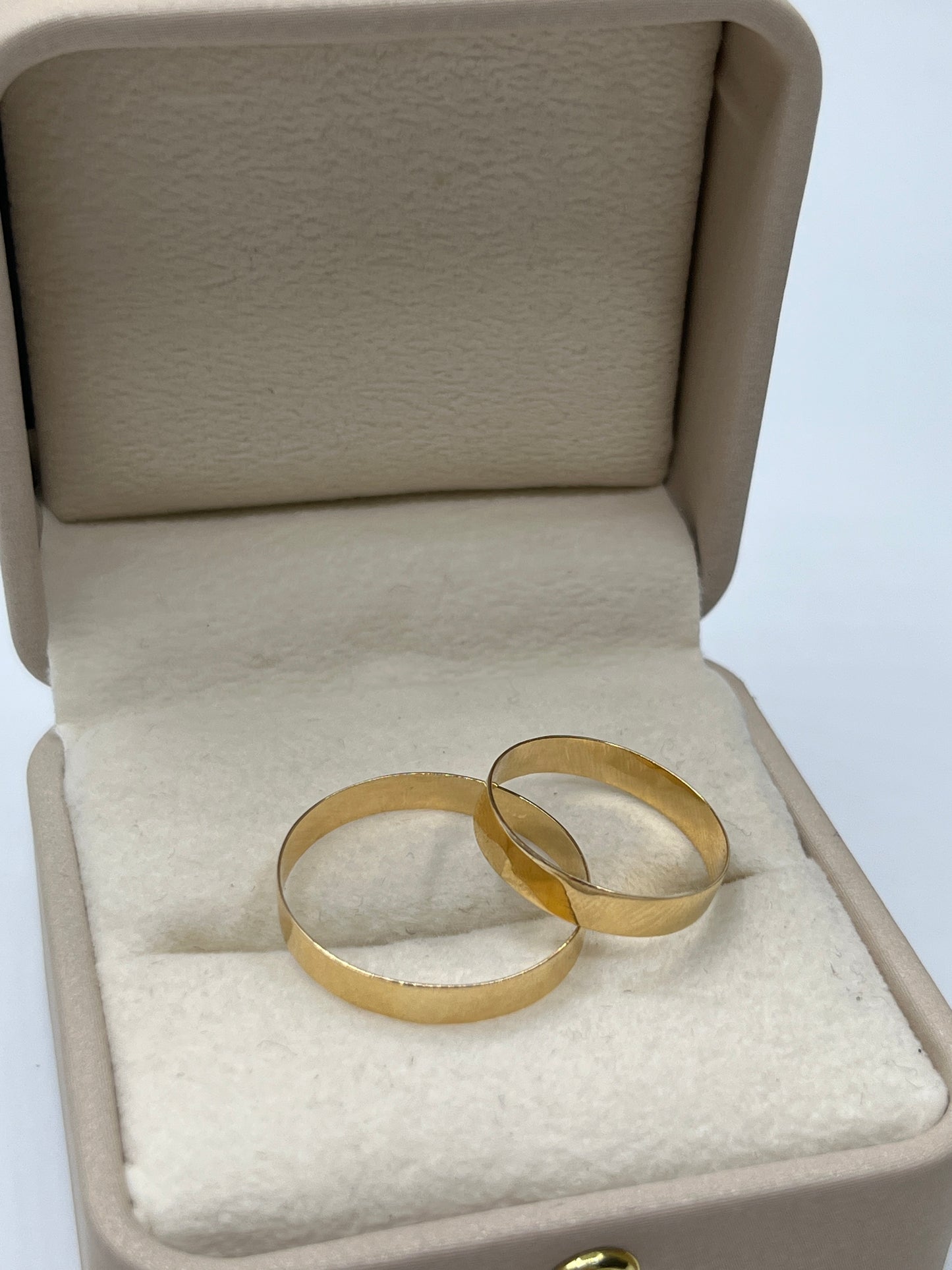 Set Argollas Matrimonio Lisa / 2.11 Gr / Talla 7 1/4 y 11 1/2 / 3.55mm