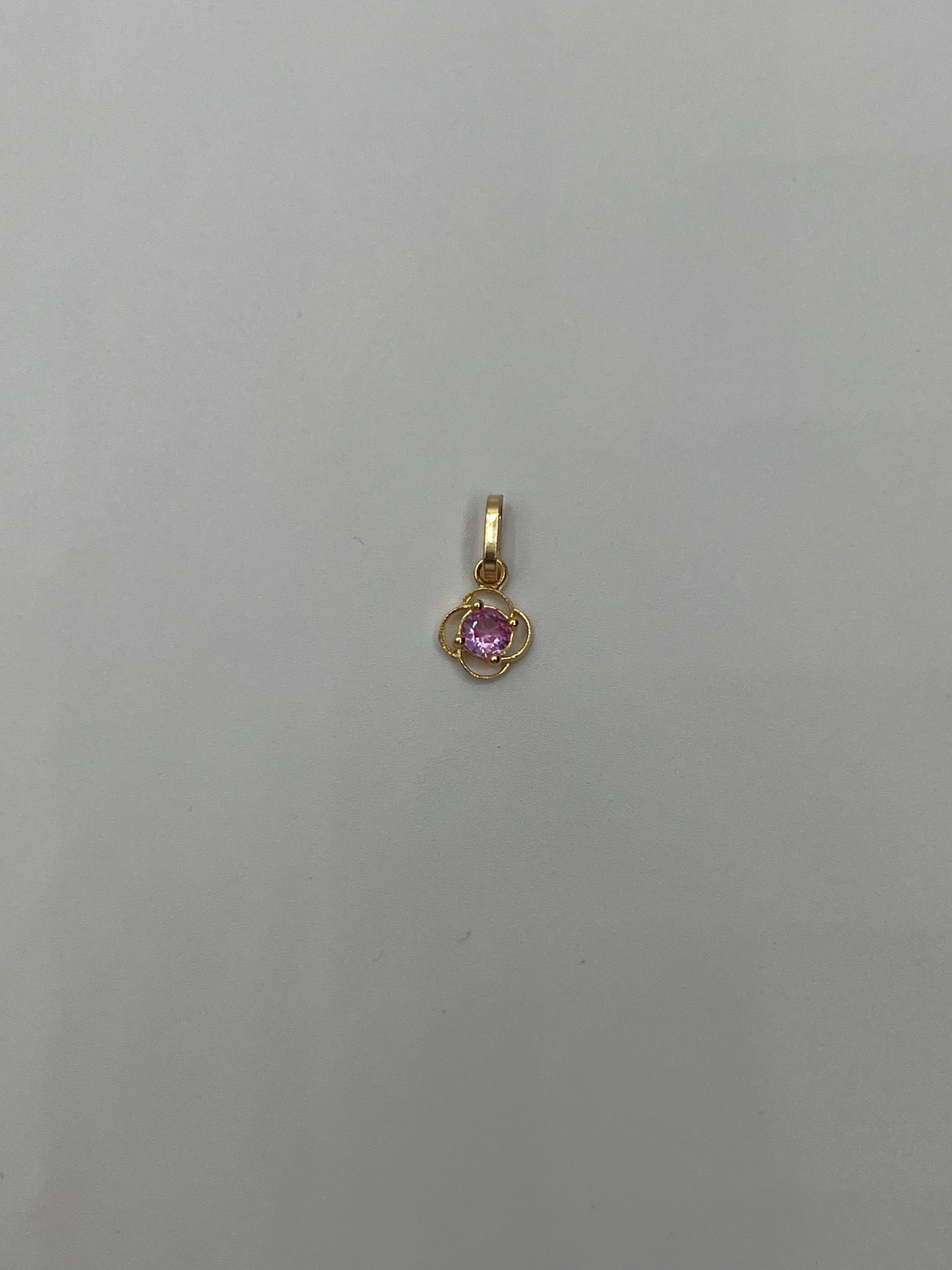 Dije trebol circon lila Oro amarillo 18k 0,39 Gr / 6,70 mm / 0,8 Cm