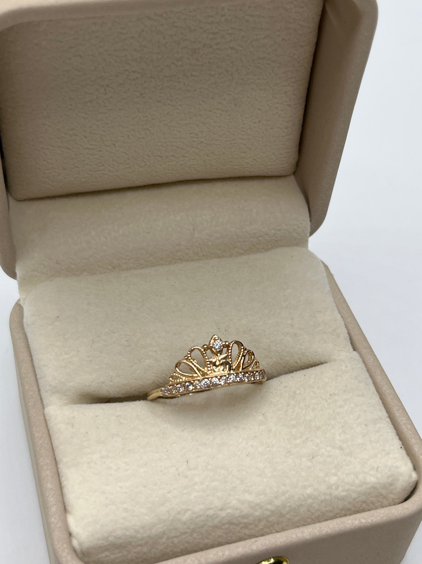 Anillo 15s Corona Circon Blanco Oro amarillo 18k / Talla 7 / 2,09 Gr / 8,25 mm