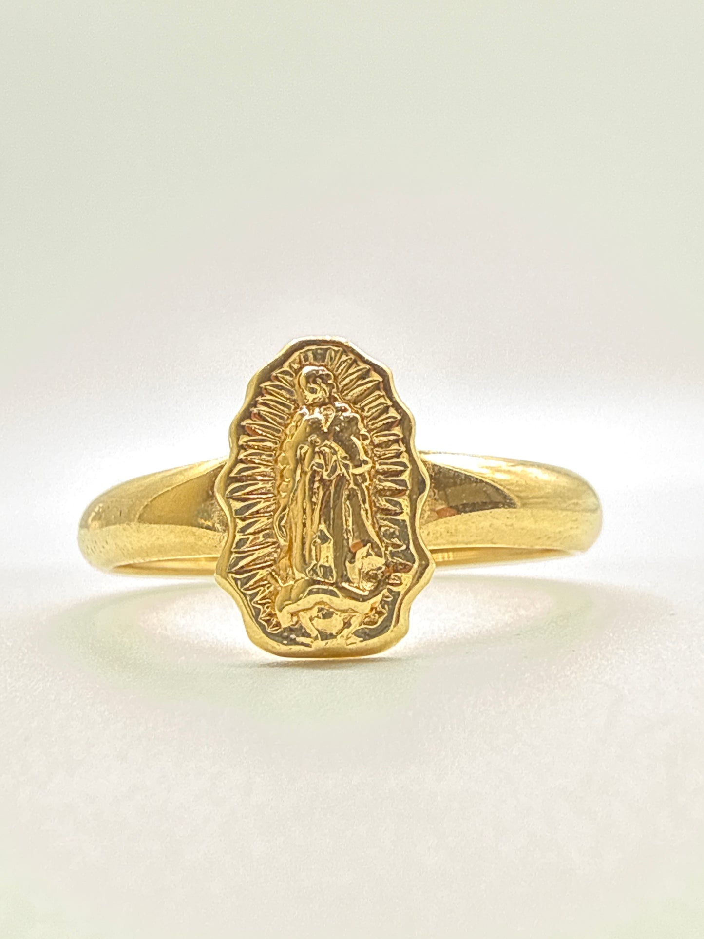 Anillo Virgen Guadalupe Oro amarillo 18k / Talla 8 / 1,47 Gr / 11 mm